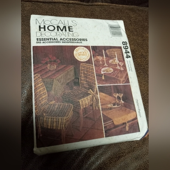 McCall's Sewing Pattern 8944 Table Runner Tablecloth Placemats Pillows Chair Pad - Picture 1 of 2